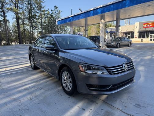 2014 Volkswagen Passat 1.8T Wolfsburg Edition