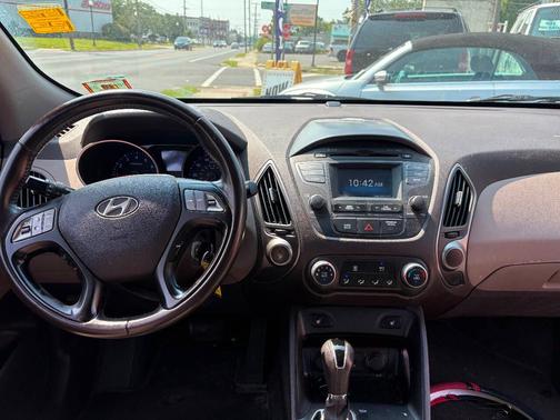 2015 Hyundai TUCSON SE