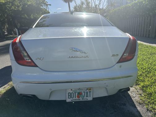 2014 Jaguar XJ Base