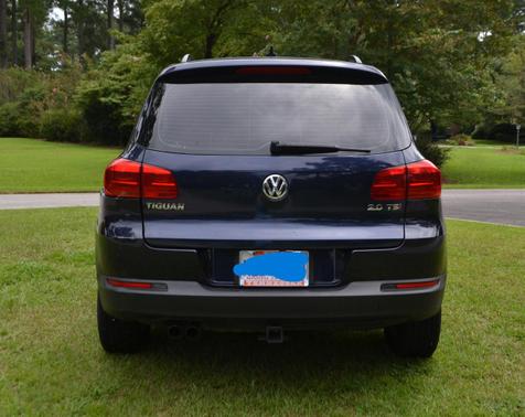 Blue 2015 Volkswagen Tiguan Auto SE