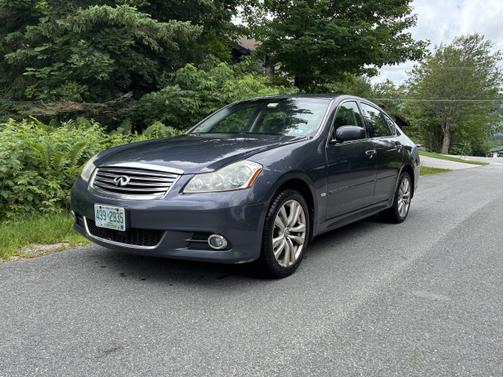 2009 INFINITI M35 x