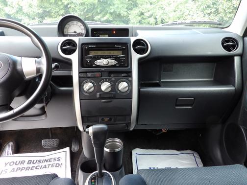 White 2006 Scion xB Base