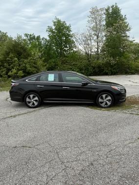 2017 Hyundai SONATA Hybrid Limited