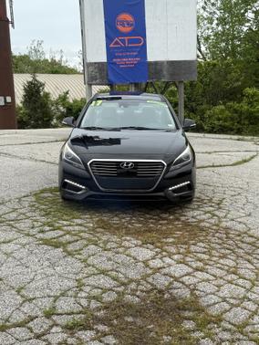 2017 Hyundai SONATA Hybrid Limited