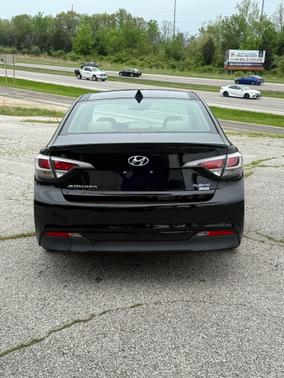2017 Hyundai SONATA Hybrid Limited