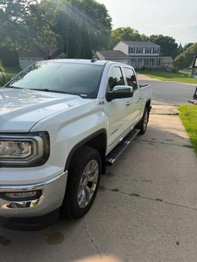 White 2018 GMC Sierra 1500 SLT