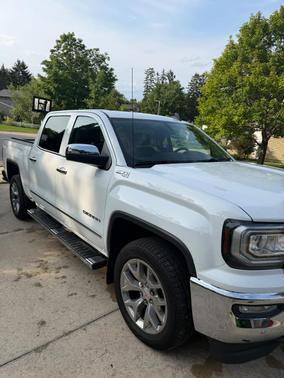 White 2018 GMC Sierra 1500 SLT