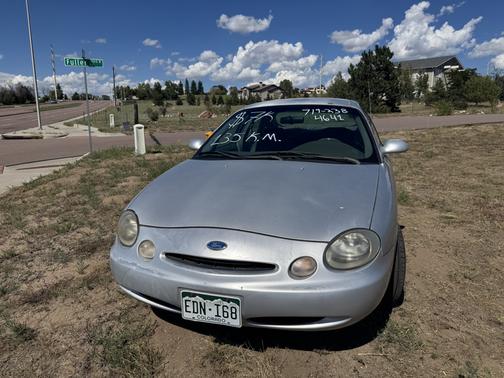 Silver 1996 Ford Taurus LX