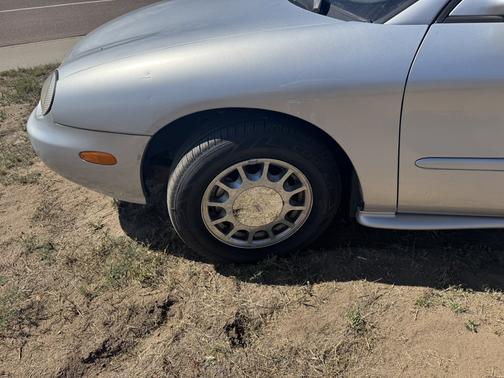 Silver 1996 Ford Taurus LX