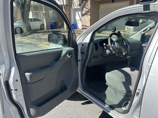 Silver 2016 Nissan Frontier SV