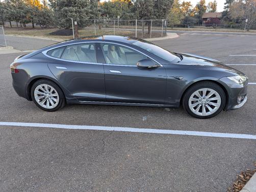 2017 Tesla Model S 90D