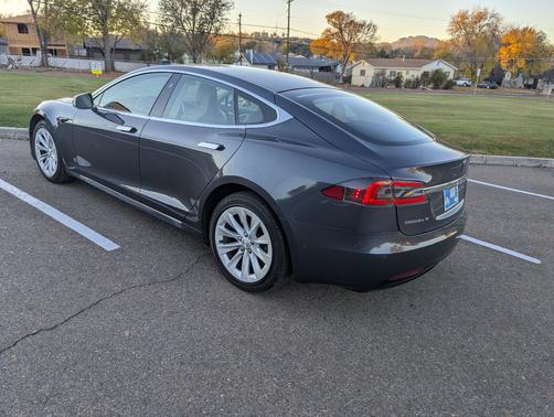 2017 Tesla Model S 90D