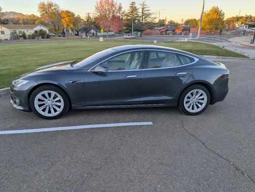 2017 Tesla Model S 90D