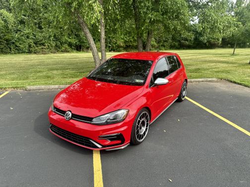 2018 Volkswagen Golf R 4-Door w/DCC & Navigation