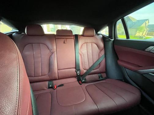 White 2021 BMW X6 sDrive40i