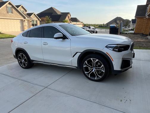 White 2021 BMW X6 sDrive40i
