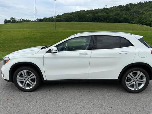 White 2019 Mercedes-Benz GLA 250 4MATIC