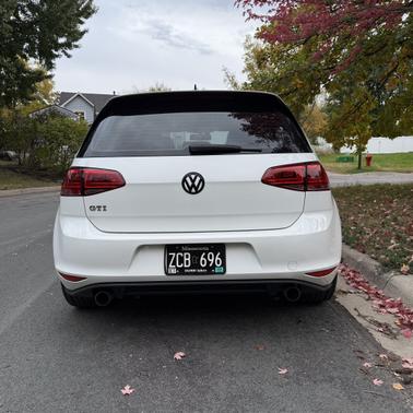 2017 Volkswagen Golf GTI S 4-Door
