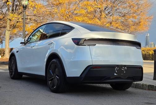 White 2026 Tesla Model Y Premium RWD
