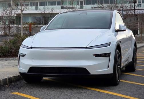 White 2026 Tesla Model Y Premium RWD