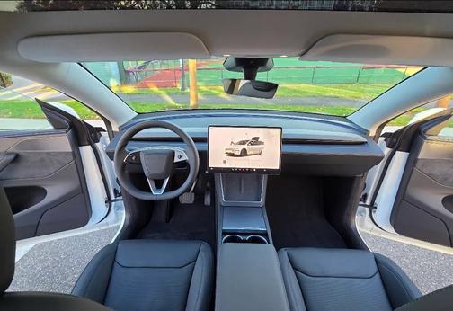 White 2026 Tesla Model Y Premium RWD