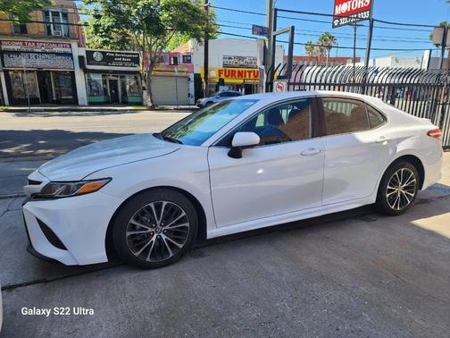 2020 Toyota Camry SE