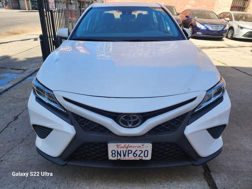 2020 Toyota Camry SE