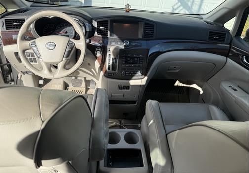 2013 Nissan Quest LE