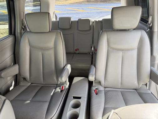 2013 Nissan Quest LE