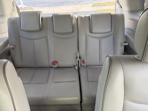 2013 Nissan Quest LE