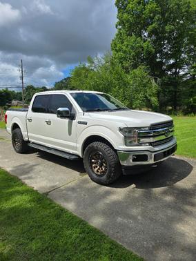 White 2019 Ford F-150 Lariat