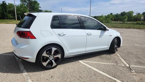 White 2017 Volkswagen Golf GTI Autobahn 4-Door