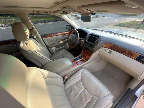 2001 Lexus LS 430 Base
