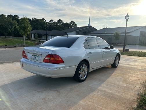 2001 Lexus LS 430 Base