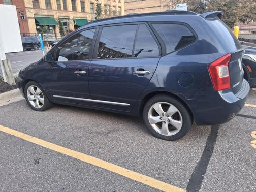 Blue 2008 Kia Rondo EX