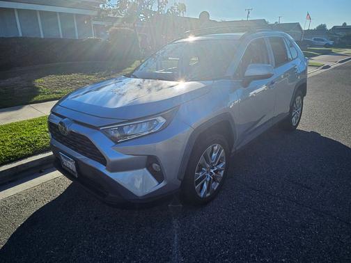 2019 Toyota RAV4 XLE Premium