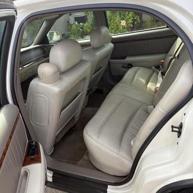 White 2003 Buick Park Avenue Ultra
