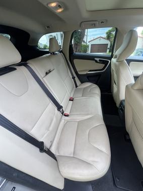 2016 Volvo XC60 T6 Drive-E