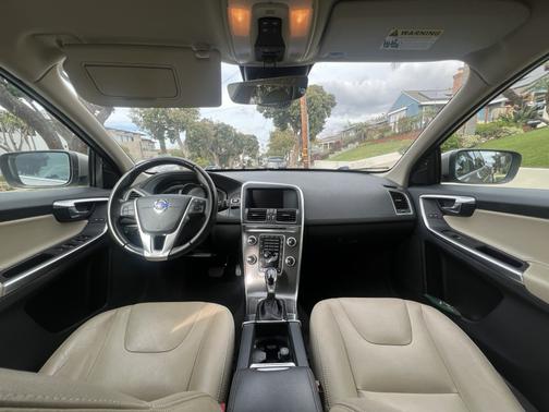 2016 Volvo XC60 T6 Drive-E