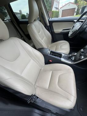 2016 Volvo XC60 T6 Drive-E