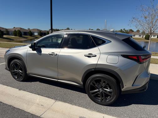 2022 Lexus NX 450h+ Luxury