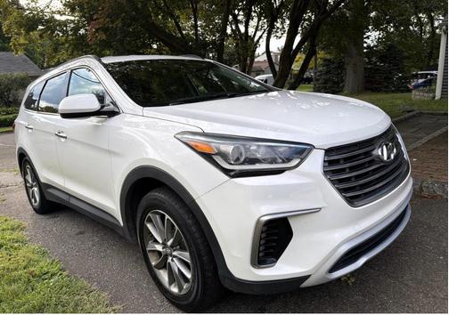 White 2017 Hyundai SANTA FE SE