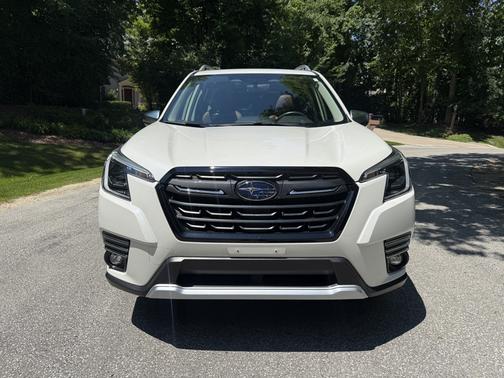 White 2022 Subaru Forester Touring