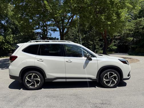 White 2022 Subaru Forester Touring