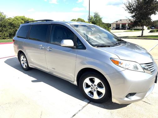 Silver 2017 Toyota Sienna LE