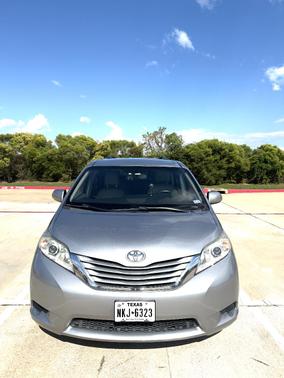 Silver 2017 Toyota Sienna LE