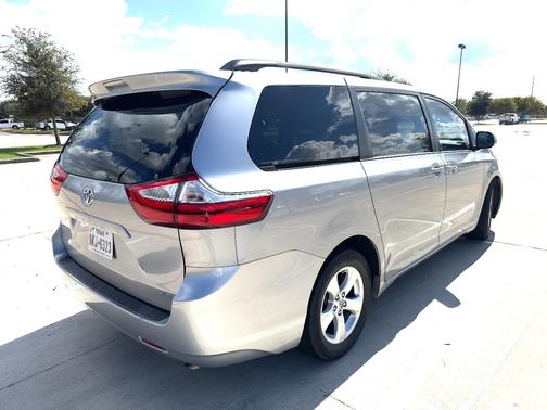 Silver 2017 Toyota Sienna LE