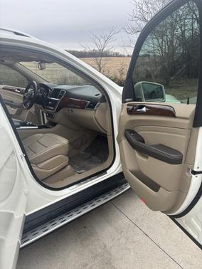 White 2013 Mercedes-Benz M-Class ML 550 4MATIC