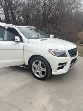 White 2013 Mercedes-Benz M-Class ML 550 4MATIC