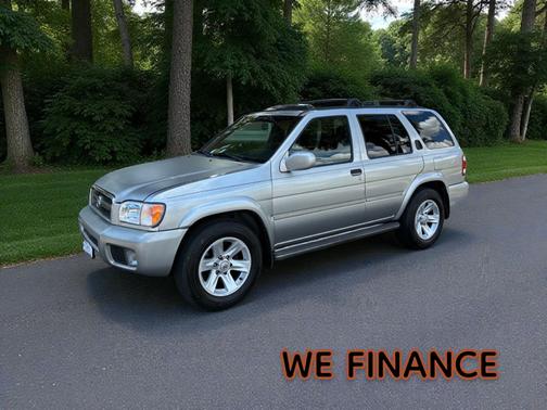 2002 Nissan Pathfinder LE